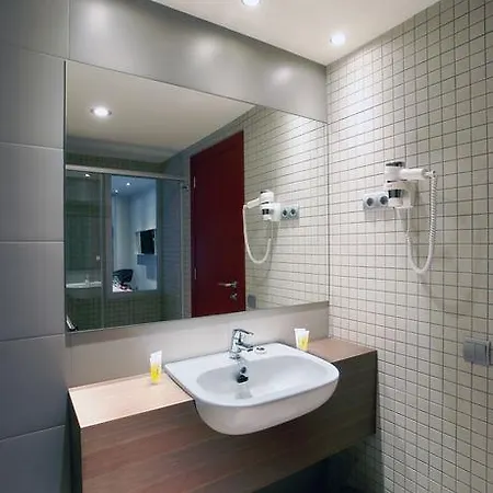 Hotel Leonardo Boutique Sagrada Familia 3*