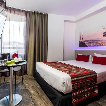 레오나르도 부티크 사그라다 파밀리아 3*