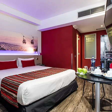 레오나르도 부티크 사그라다 파밀리아 3*