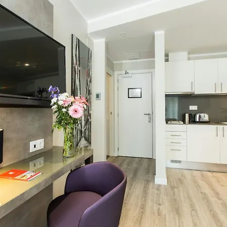 レオナルド ブティック サグラダ ファミリア