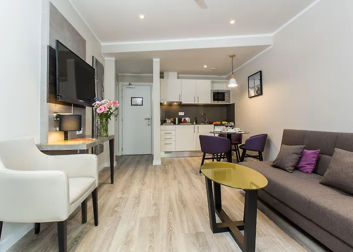 レオナルド ブティック サグラダ ファミリア