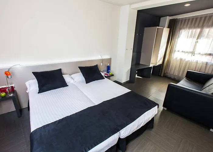 فندق ليوناردو البوتيكي ساغرادا فاميليا برشلونة